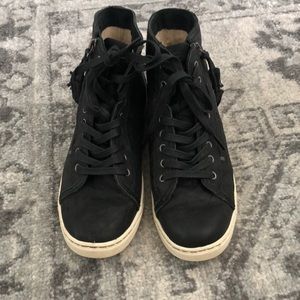 UGG sneakers with sherpa inside